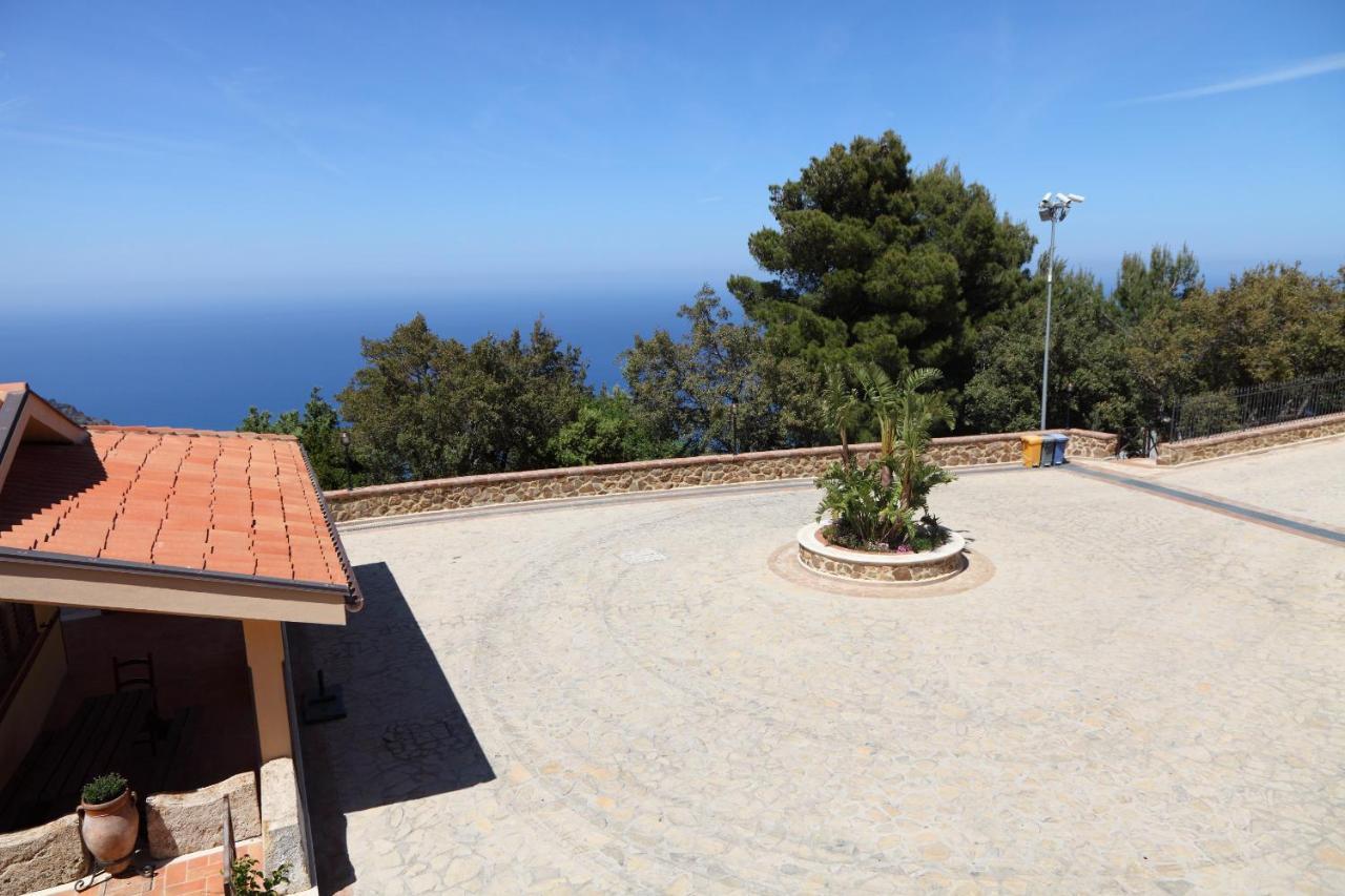 Sikelios Apartments Cefalu Exterior photo