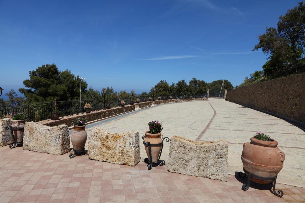 Sikelios Apartments Cefalu Exterior photo